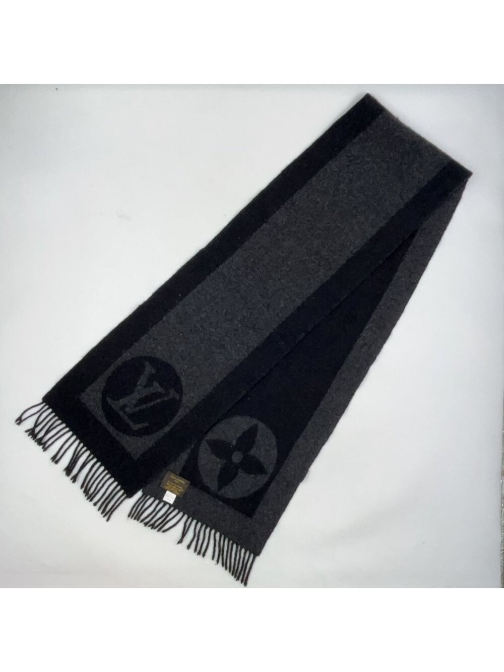Louis Vuitton Echarpe Cardiff Wool Cashmere Dark Gray Black Scarf